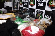 Polícia deflagra operação contra tráfico de drogas em condomínio em Blumenau