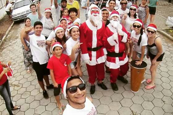 Grupo 'Amigos de Vegas' promove ação de Natal