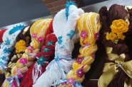 Círculo incentiva artesãos a confeccionarem perucas inspiradas em princesas