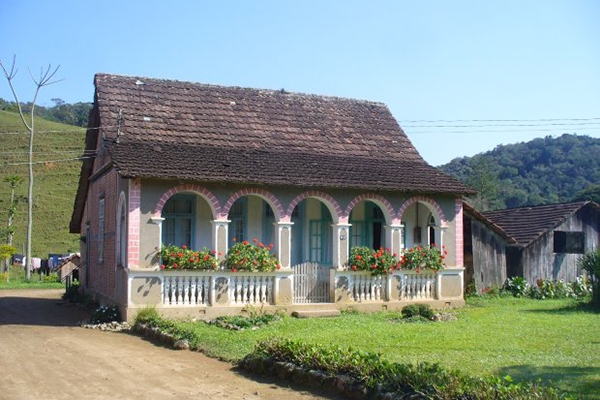 Homologado o tombamento de 57 im�veis hist�ricos da Rota Nacional da Imigra��o em SC