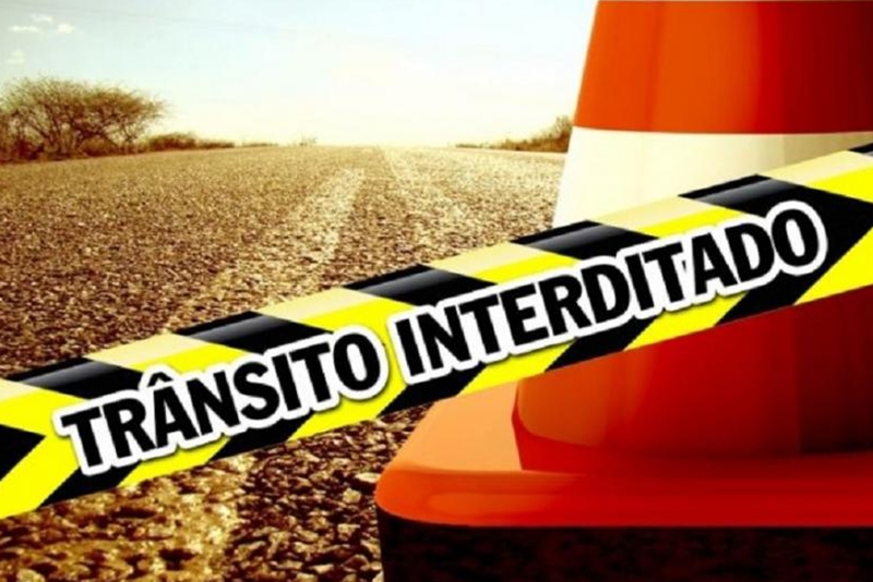 BR-470 passa por interdi��es totais em Gaspar