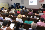 Leil�o re�ne dezenas de participantes na Prefeitura de Gaspar