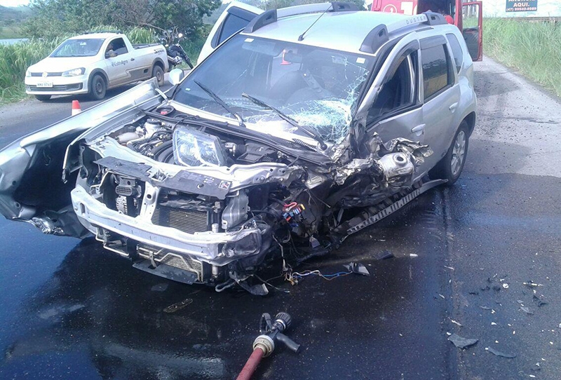 Carro e caminh�o colidem na Rodovia Jorge Lacerda, em Ilhota