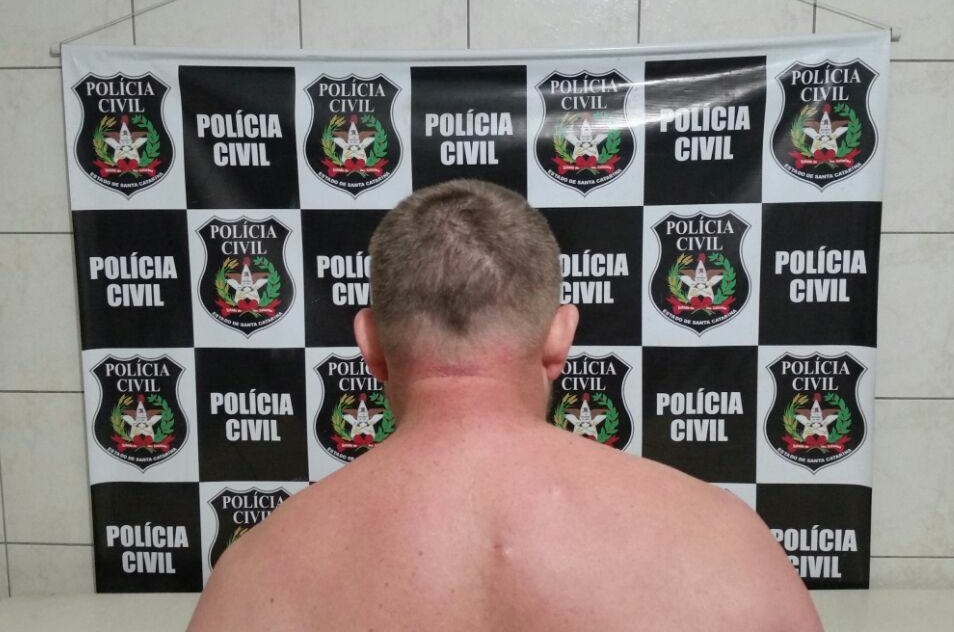 Polícia Civil prende homem acusado de estuprar as filhas em Gaspar