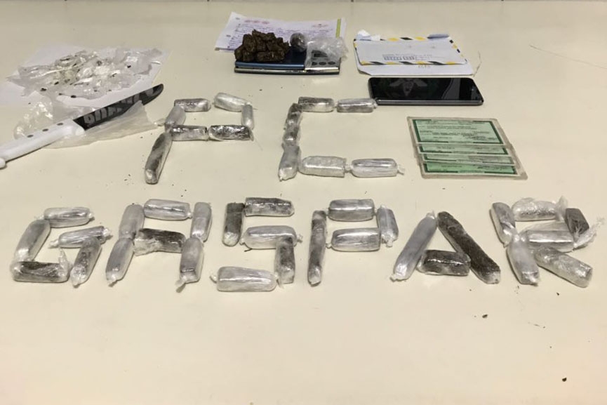 Casal � preso em flagrante por tr�fico de drogas em Gaspar