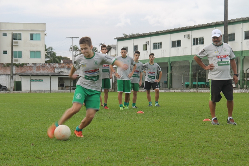 Tupi vence no Sub 15 pela Copa Acef