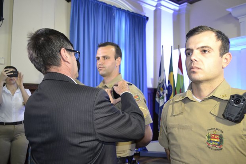 PM receberá recursos para instalação de câmaras no uniforme de policiais