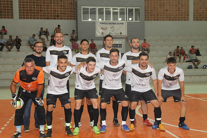 Freicumadre vence jogo final e conquista 'Ta�a Cidade de Gaspar'