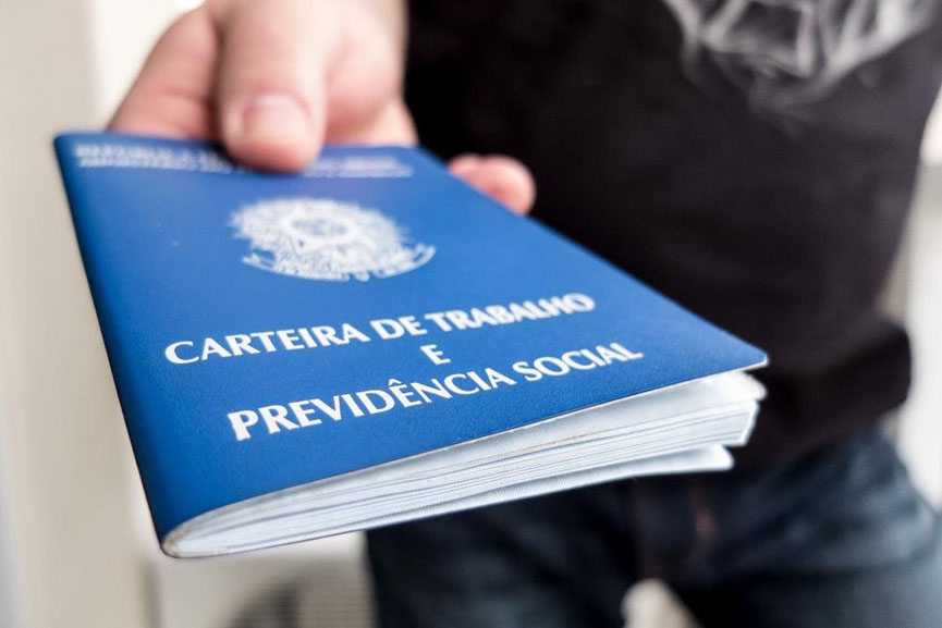 Santa Catarina gera mais de 5 mil vagas de emprego em abril