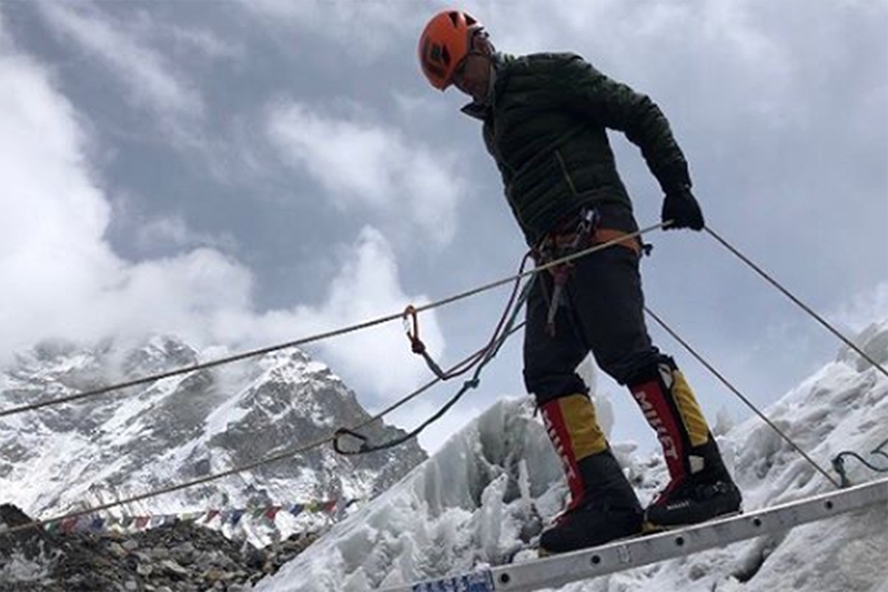 Catarinense alcança o cume do Everest, a montanha mais alta do mundo