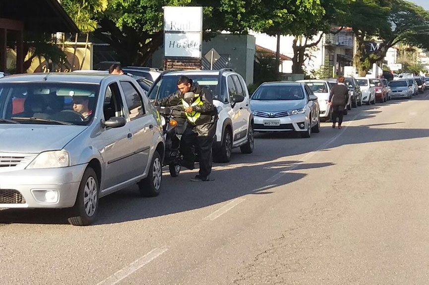 Greve dos caminhoneiros deixa Gaspar sem combust�vel e Procon fiscaliza pre�os abusivos