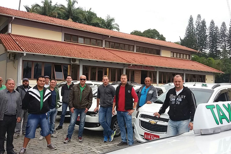 Taxistas de Gaspar apoiam greve dos caminhoneiros