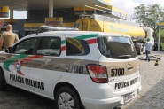 Caminh�o carregado de combust�vel chega em Gaspar escoltado pela PM