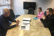 Vereadora pede agilidade no licenciamento de veculos