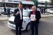 Governo do Estado entrega carro � Assist�ncia Social de Gaspar