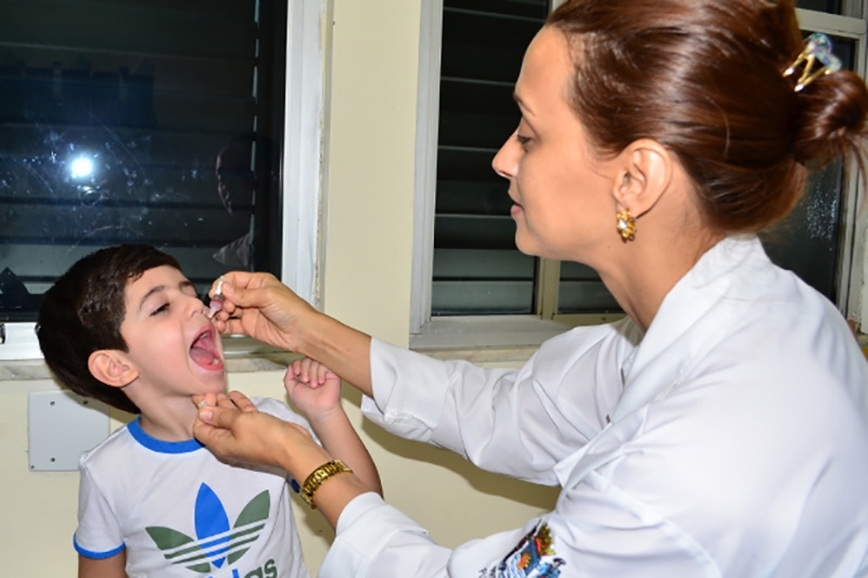 Saiba por que � t�o importante vacinar seu filho e proteg�-lo da poliomelite