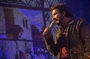 Padre F�bio de Melo emociona milhares de fi�is em S�o Jo�o Batista 