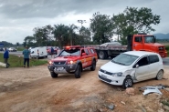 Colisão entre dois carros deixa homem ferido na BR-470, em Gaspar