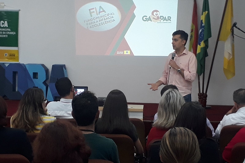 Prefeitura de Gaspar assina mais cinco projetos do FIA