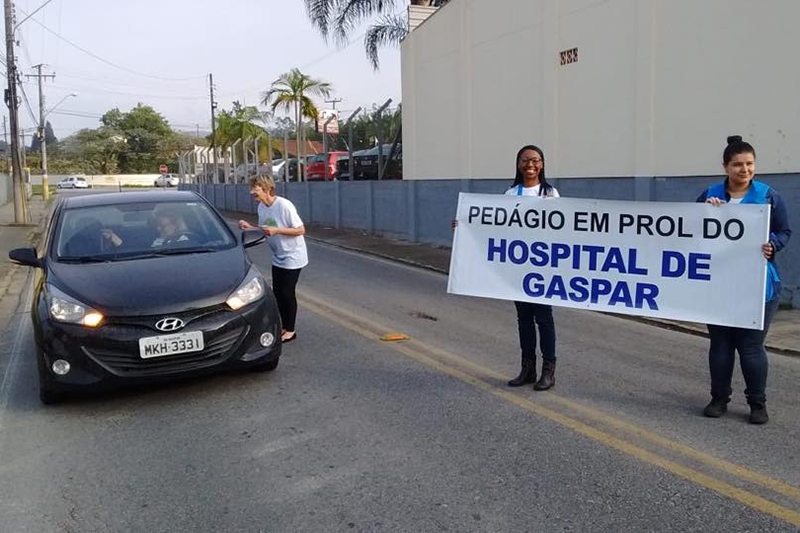Pedágio solidário arrecada quase R$10 mil para o Hospital de Gaspar