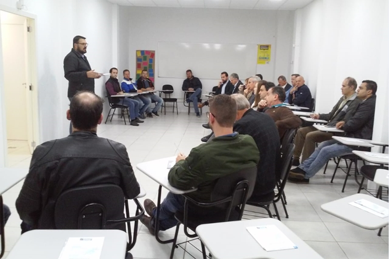N�cleo da ACIG volta a se reunir para tratar sobre a aplica��o de ISS no setor t�xtil