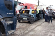 Engavetamento entre carros e caminhão tumultua trânsito em Gaspar