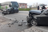 Colis�o frontal deixa dois homens feridos no bairro Figueira, em Gaspar