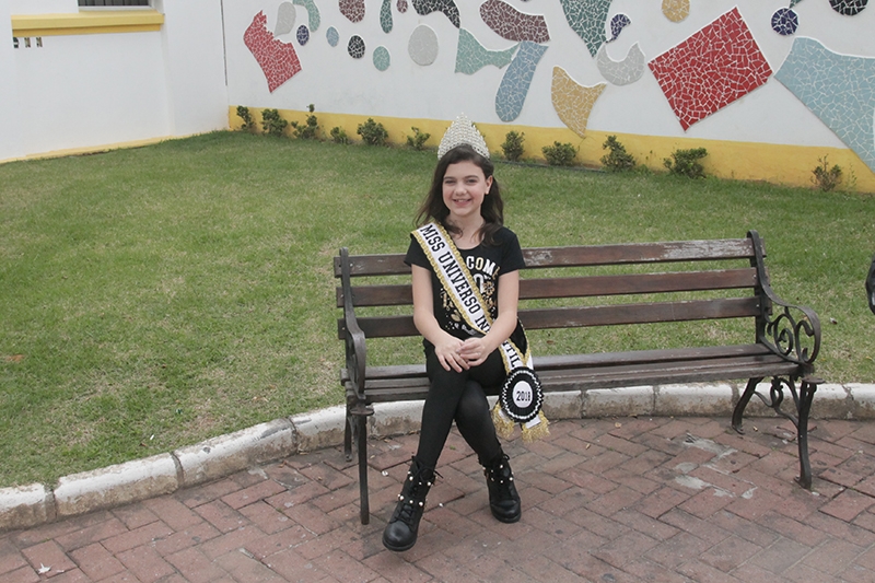 Miss Universo Infantil visita Gaspar 