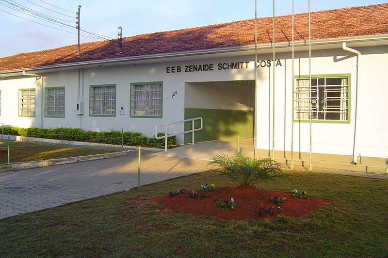 Atividade de integração une alunos da Zenaide Schmitt Costa e da Apae
