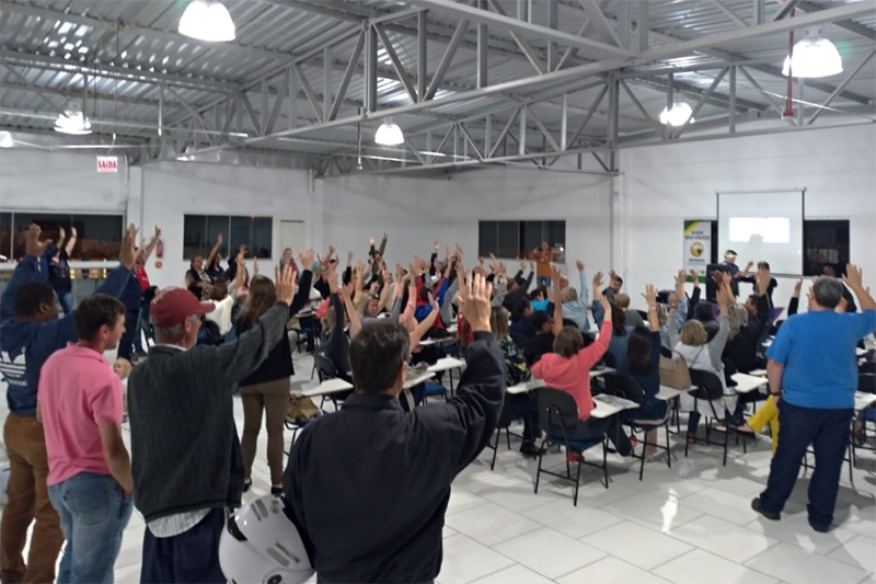 Proposta de transformar aux�lio-alimenta��o em pr�mio assiduidade � rejeitada pelos servidores de Gaspar