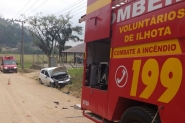 Capotamento deixa mulher ferida em Ilhota