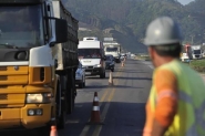 Detonação de rochas interdita BR-470 em Gaspar nesta terça