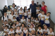 Alunos da creche Pequeno Gigante visitam a reda��o do Cruzeiro do Vale