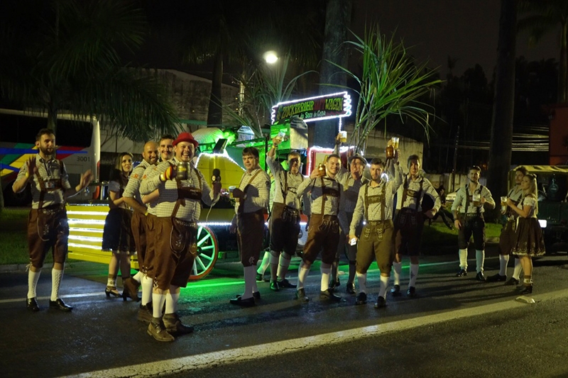 Carro do Suco de Cana leva a alegria de Gaspar para a Oktoberfest 2018
