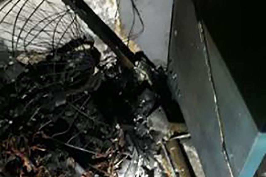 Inc�ndio atinge loja de motos no Centro de Gaspar