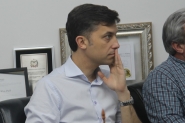 Gabinete nos Bairros: prefeito no cumpre promessa de campanha