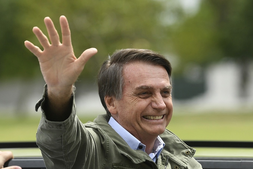Em primeiro discurso após vitória, Bolsonaro diz que fará um governo