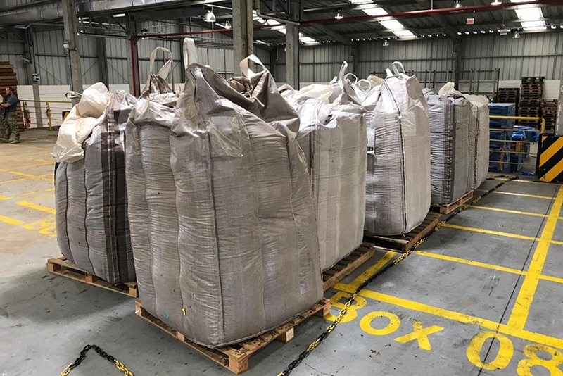 Carga de 450 kg de coca�na � apreendida no Porto de Navegantes