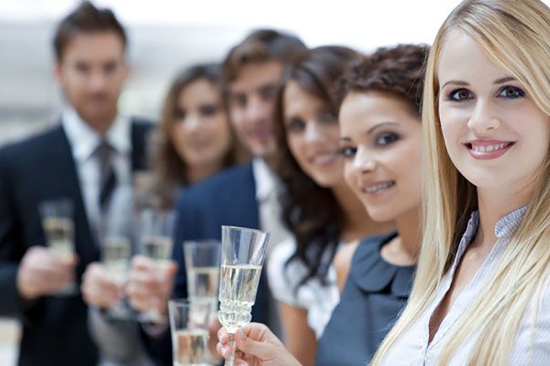 Como se comportar na festa da empresa