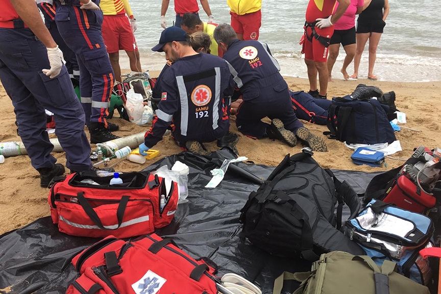 Jovem morre afogado após mergulhar de trapiche em Biguaçu