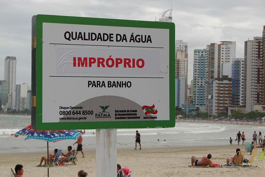 Praia Central de Balneário Camboriú está imprópria para banho