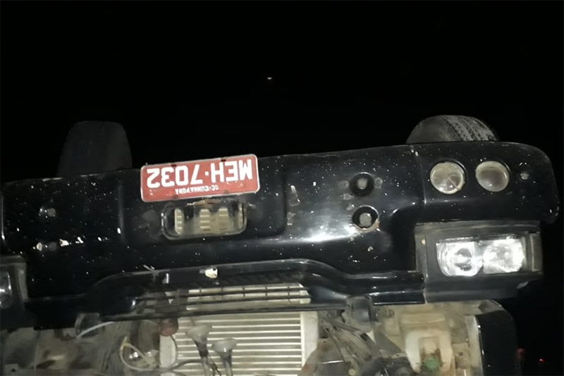 Caminh�o tomba na BR-470, entre Gaspar e Blumenau