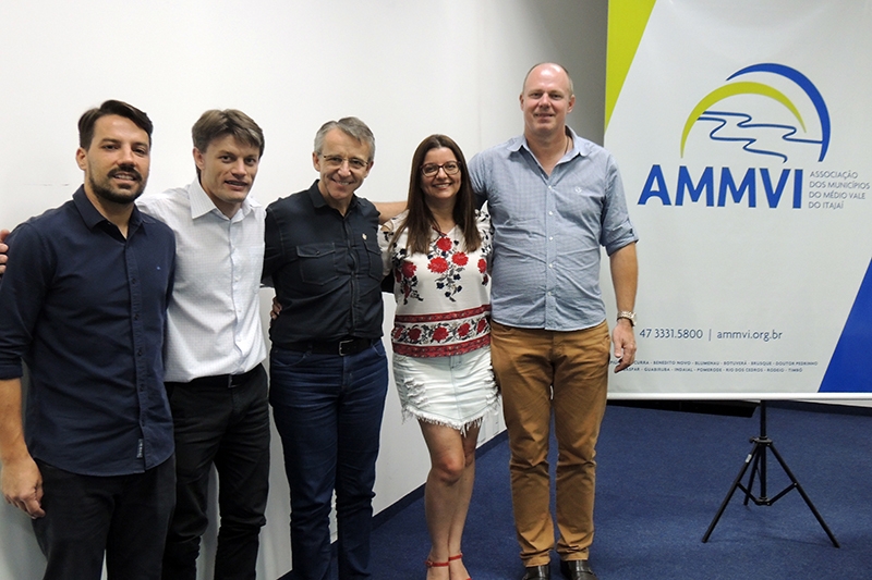 Nova diretoria toma posse da Ammvi