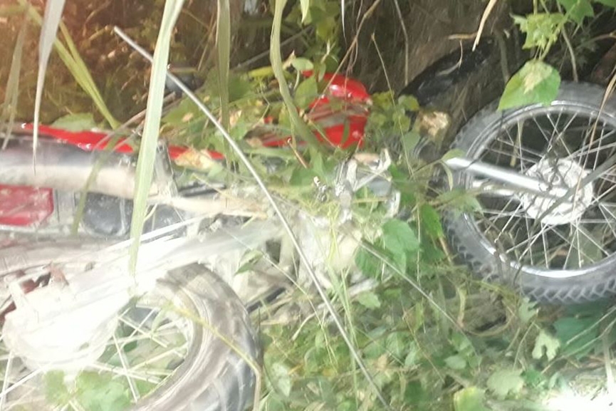 Motociclista morre ap�s colidir contra poste na madrugada de domingo em Gaspar