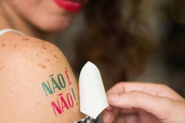 Saiba como denunciar importunação sexual durante o carnaval