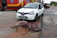 Acidente entre carro e bicicleta deixa mulher ferida no bairro Coloninha