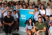Escolas de Gaspar recebem projeto do grupo Detalhe Teatro 