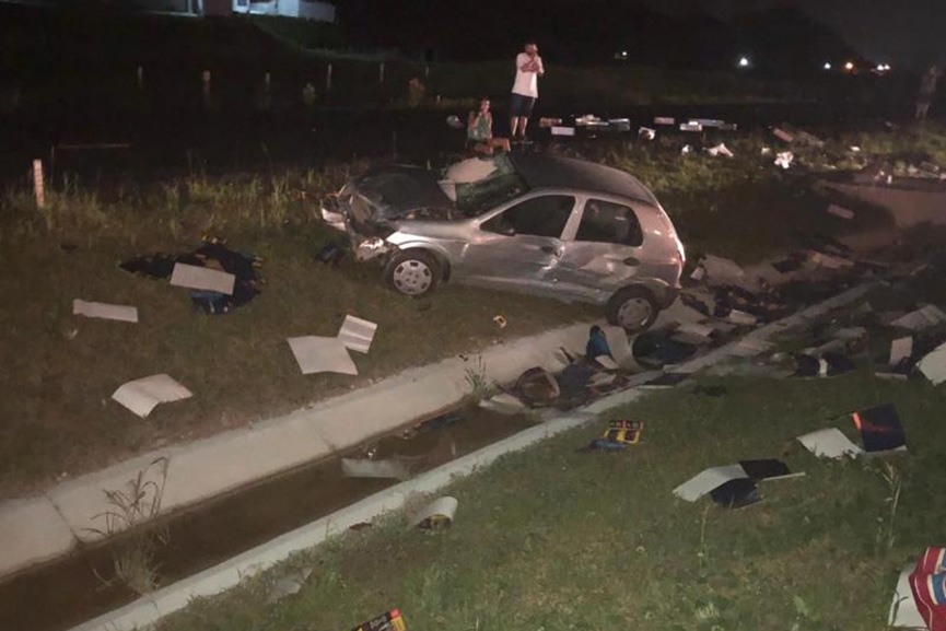 Colis�o entre tr�s carros deixa dois feridos na BR-470, em Gaspar