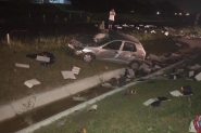 Colis�o entre tr�s carros deixa dois feridos na BR-470, em Gaspar