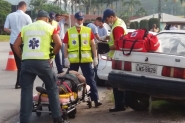 Acidente entre �nibus e carro deixa mulher ferida em Gaspar